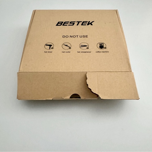 BESTEK Universal Travel Adapter - Picture 10 of 12